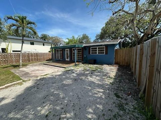 1424 SW 9th Street, Fort Lauderdale, FL 33312