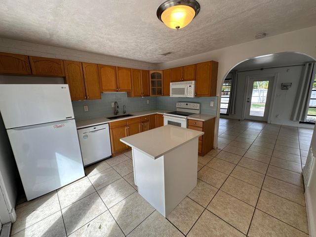 1424 SW 9th Street, Fort Lauderdale, FL 33312