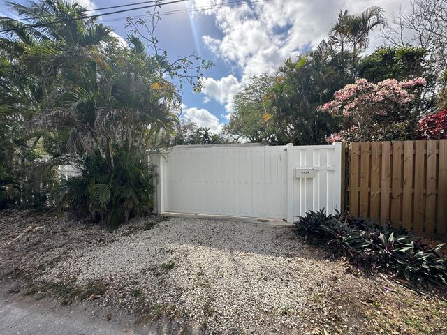 1424 SW 9th Street, Fort Lauderdale, FL 33312