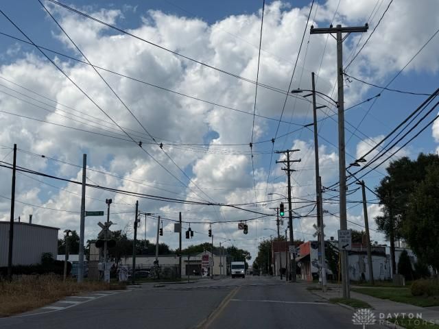 2005 E 5th Street, Dayton, OH 45403