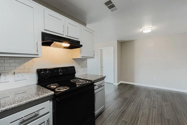 11111 W Montgomery Road 522, Houston, TX 77088