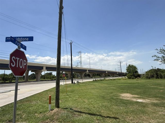 1400 Bayport Boulevard, Seabrook, TX 77586