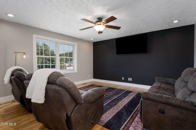 203 Falconview Drive, Church Hill, TN 37642