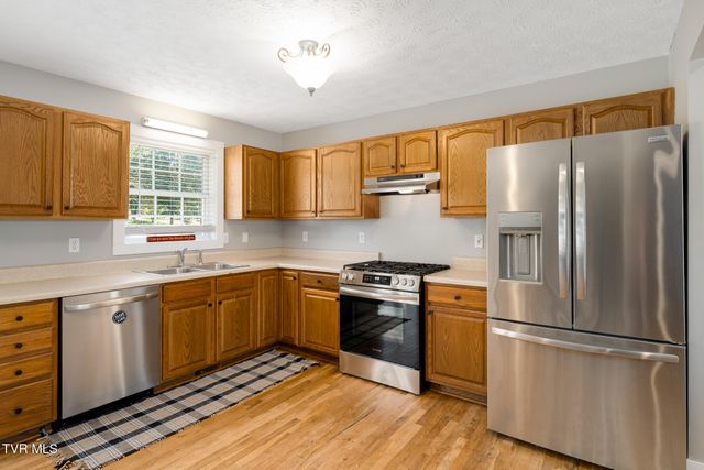 203 Falconview Drive, Church Hill, TN 37642