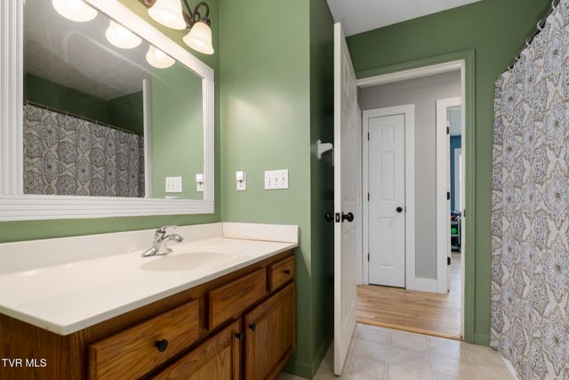 203 Falconview Drive, Church Hill, TN 37642