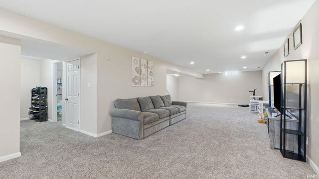 5021 Clovedale Drive, Woodburn, IN 46797