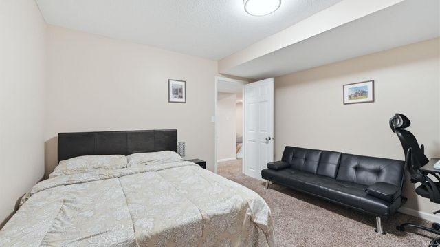 5021 Clovedale Drive, Woodburn, IN 46797