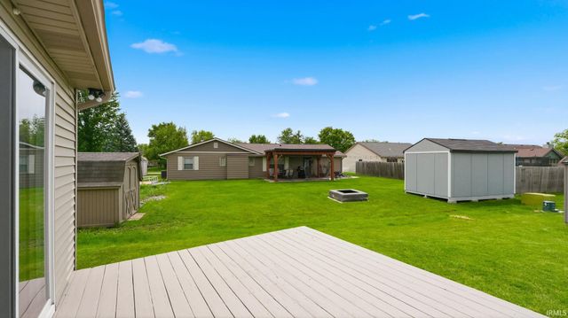 5021 Clovedale Drive, Woodburn, IN 46797
