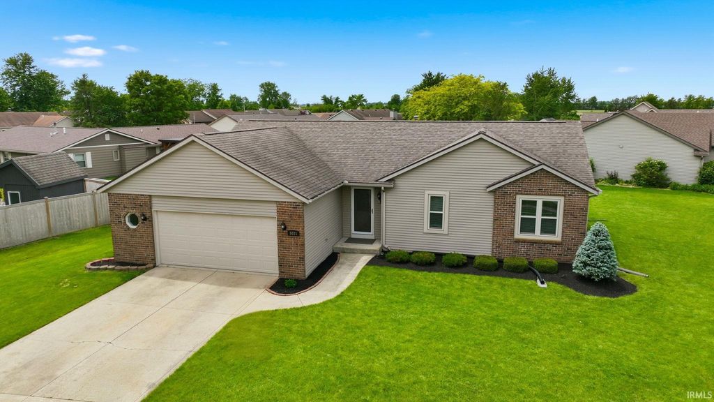 5021 Clovedale Drive, Woodburn, IN 46797