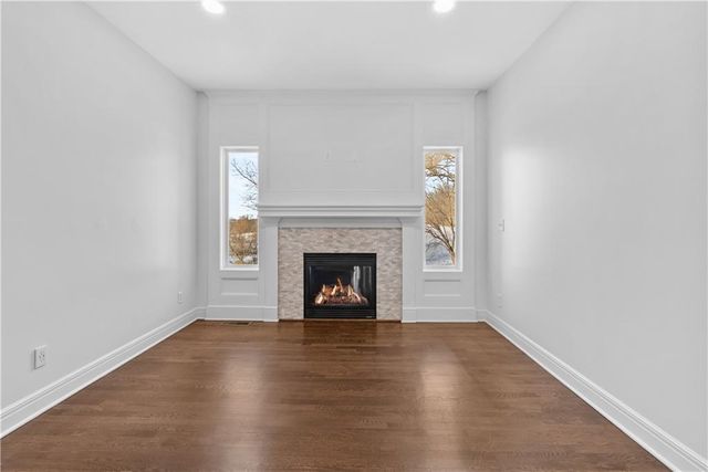 1409 SE Woodbine Drive, Blue Springs, MO 64014