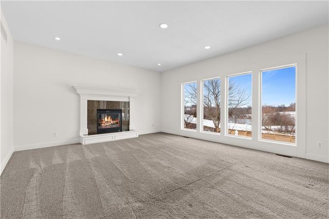 1409 SE Woodbine Drive, Blue Springs, MO 64014