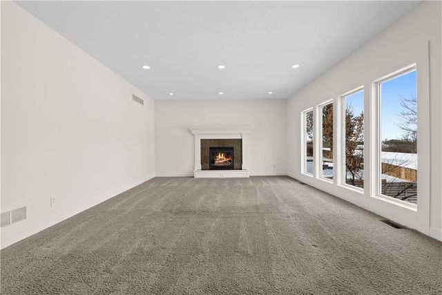 1409 SE Woodbine Drive, Blue Springs, MO 64014