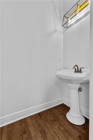 1409 SE Woodbine Drive, Blue Springs, MO 64014