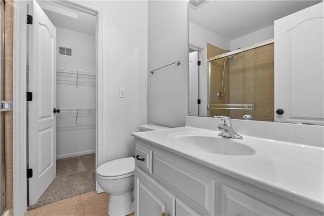 1409 SE Woodbine Drive, Blue Springs, MO 64014