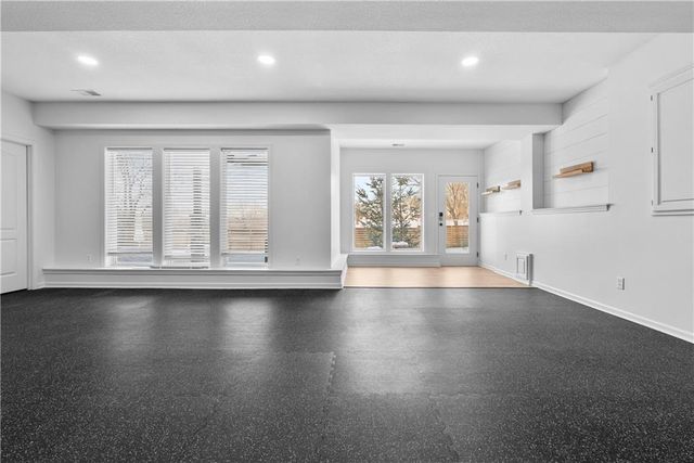 1409 SE Woodbine Drive, Blue Springs, MO 64014