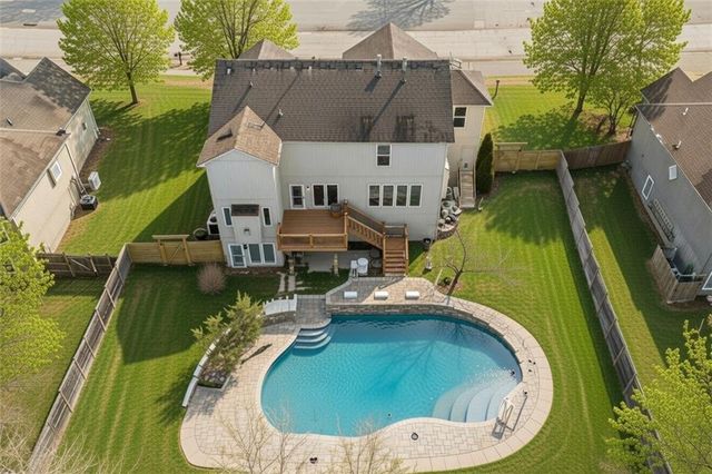 1409 SE Woodbine Drive, Blue Springs, MO 64014