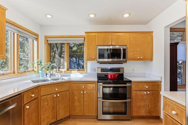 13037 Hialeah Path, Apple Valley, MN 55124