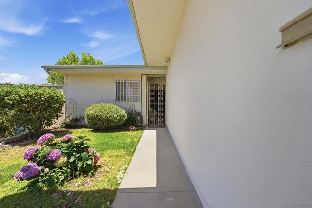 3902 N Vista Campana 9, Oceanside, CA 92057