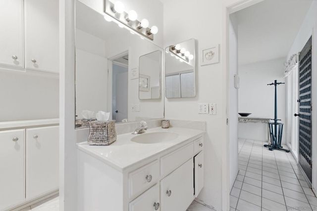 3902 N Vista Campana 9, Oceanside, CA 92057