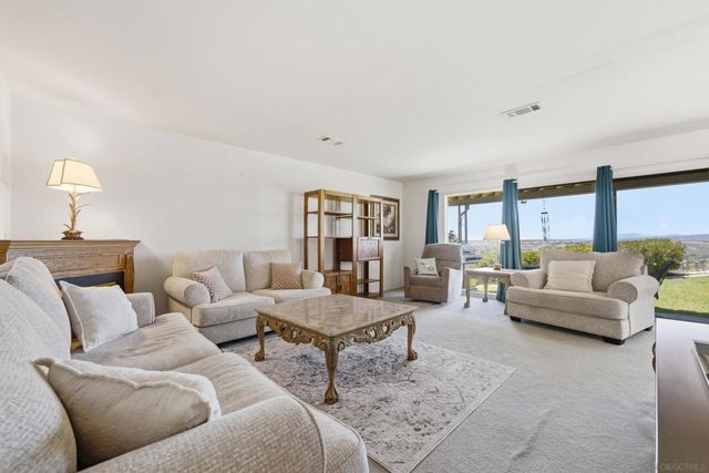 3902 N Vista Campana 9, Oceanside, CA 92057