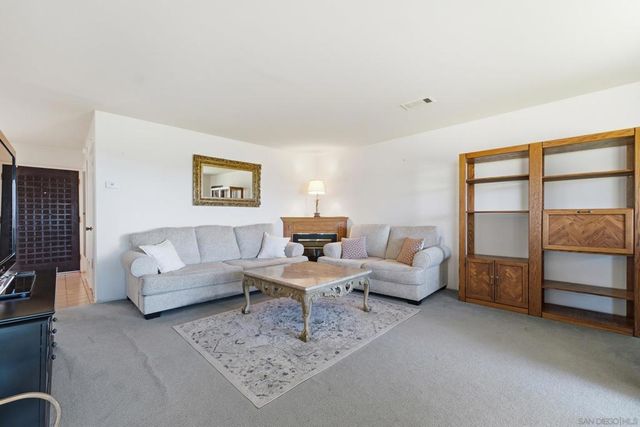3902 N Vista Campana 9, Oceanside, CA 92057