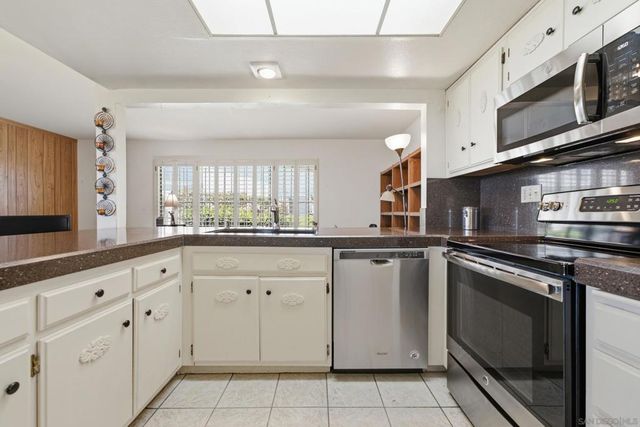 3902 N Vista Campana 9, Oceanside, CA 92057