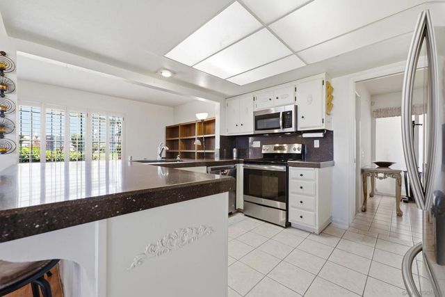 3902 N Vista Campana 9, Oceanside, CA 92057