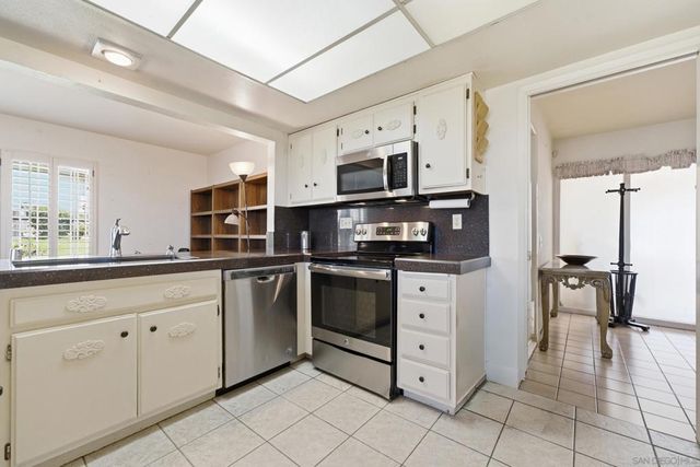 3902 N Vista Campana 9, Oceanside, CA 92057