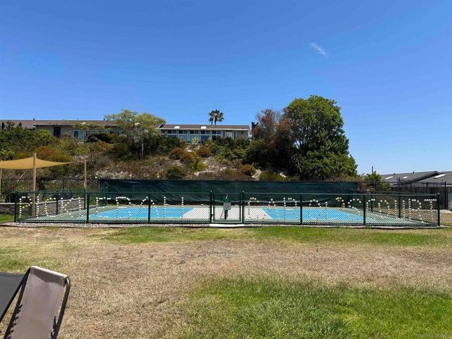 3902 N Vista Campana 9, Oceanside, CA 92057