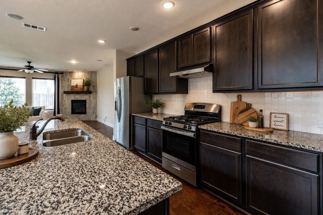 1609 Cedar Crest Drive, Forney, TX 75126