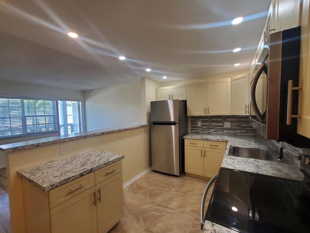 5203 NE 24th Terrace B206, Fort Lauderdale, FL 33308
