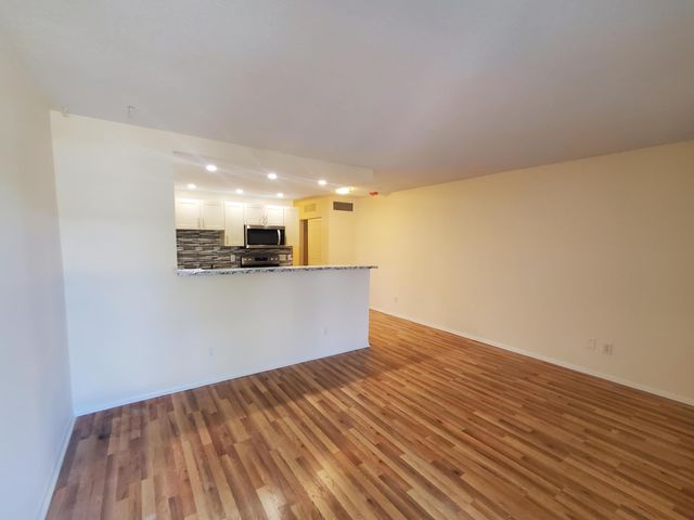 5203 NE 24th Terrace B206, Fort Lauderdale, FL 33308