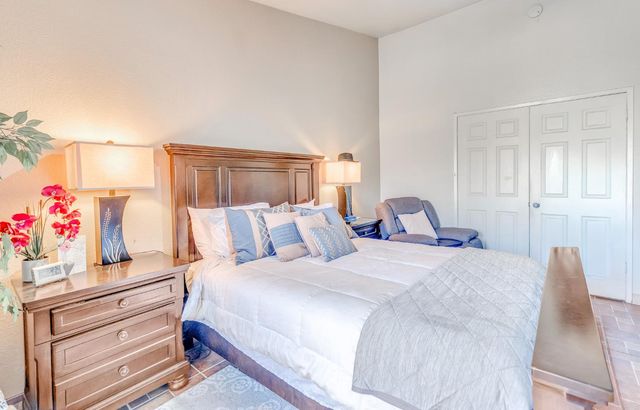 828 Olivewood Dr, Los Banos, CA 93635