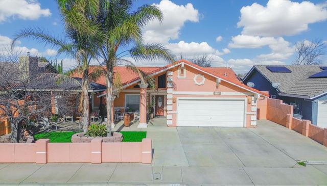 828 Olivewood Dr, Los Banos, CA 93635