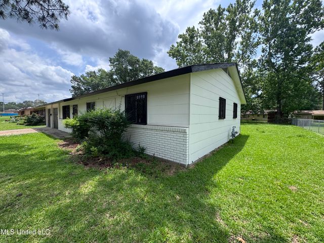 3327 Casa Grande Circle, Jackson, MS 39209