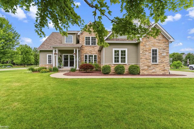 16432 Silver Landings Drive, Fenton, MI 48430