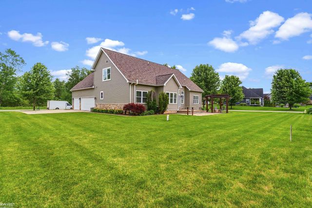16432 Silver Landings Drive, Fenton, MI 48430