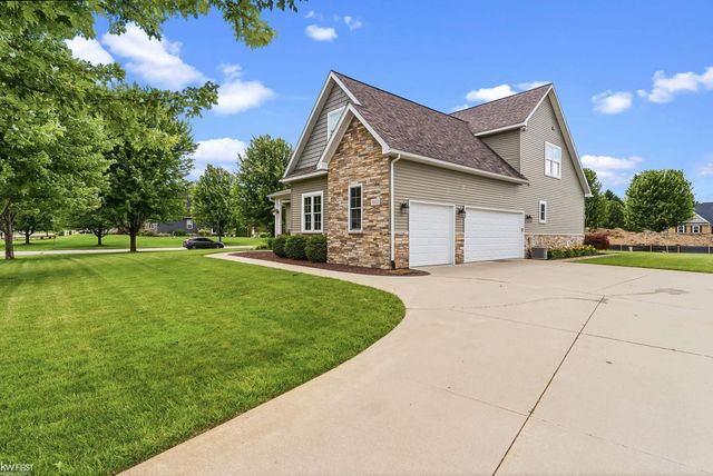 16432 Silver Landings Drive, Fenton, MI 48430