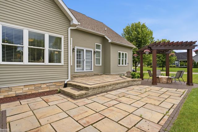 16432 Silver Landings Drive, Fenton, MI 48430