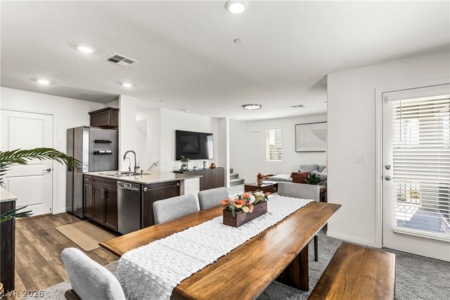 6936 Skyline Blue Street, North Las Vegas, NV 89086