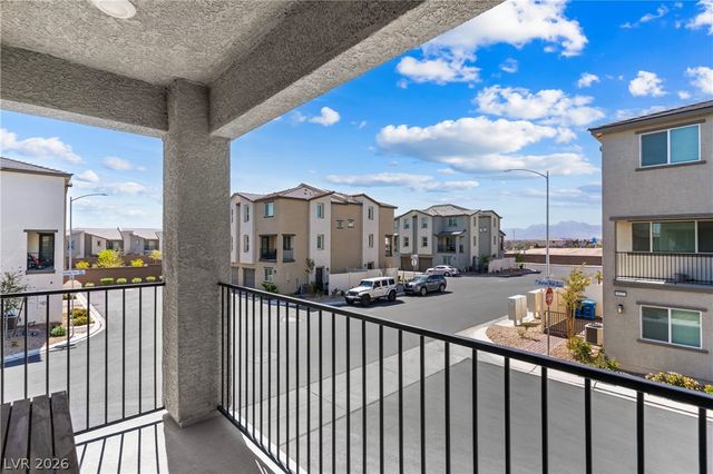 6936 Skyline Blue Street, North Las Vegas, NV 89086