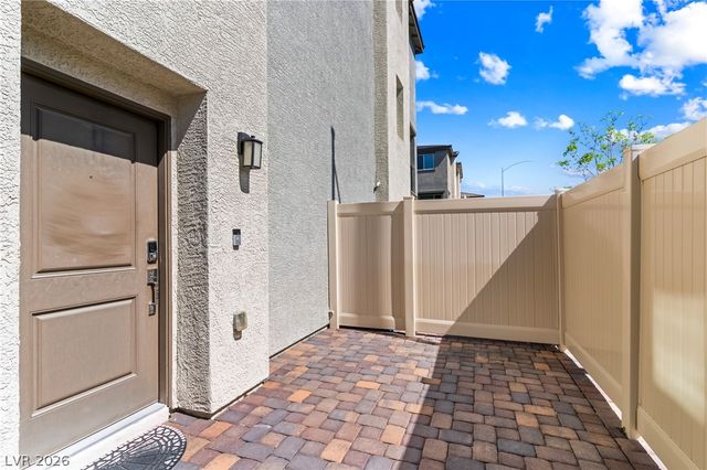 6936 Skyline Blue Street, North Las Vegas, NV 89086