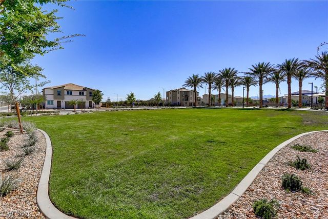 6936 Skyline Blue Street, North Las Vegas, NV 89086