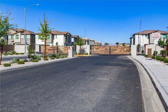 6936 Skyline Blue Street, North Las Vegas, NV 89086