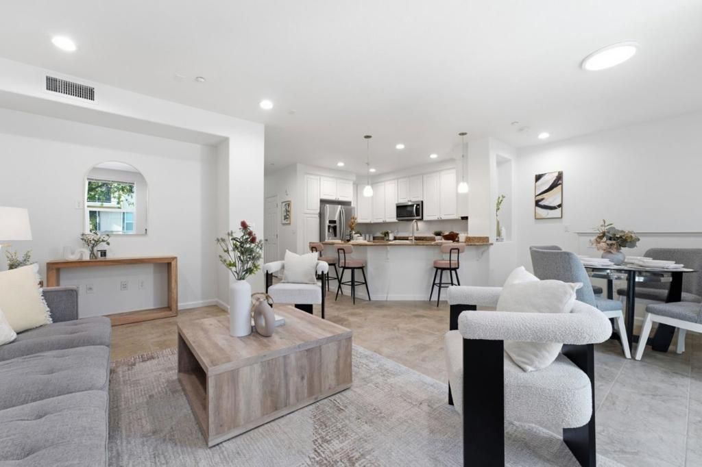 Image 10 of property listing at 359 Bautista Place, San Jose, CA 95126