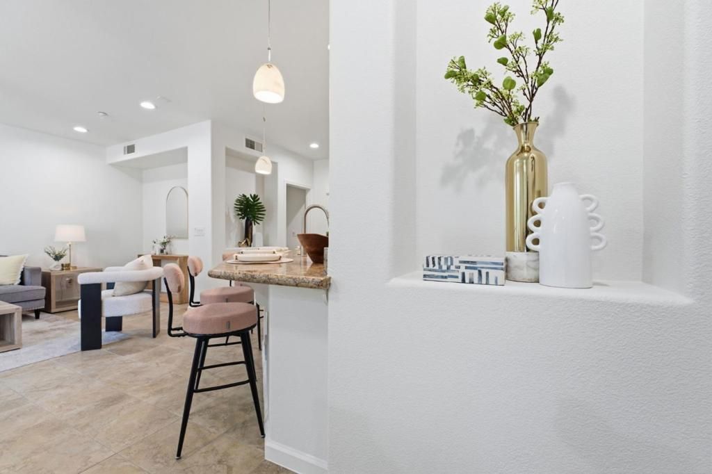 Image 7 of property listing at 359 Bautista Place, San Jose, CA 95126