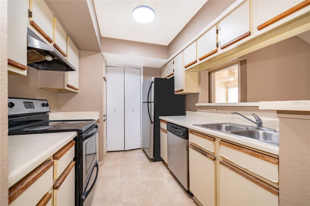 Image 11 of property listing at 4367 THORNBRIAR LANE 206, Orlando, FL 32822