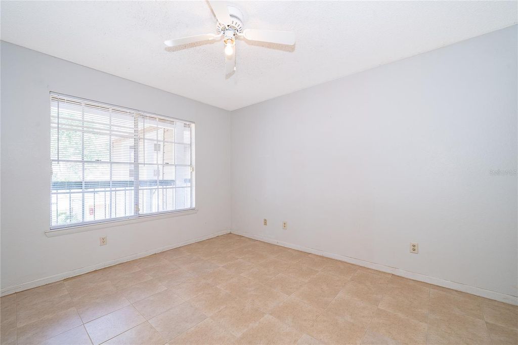 Image 12 of property listing at 4367 THORNBRIAR LANE 206, Orlando, FL 32822