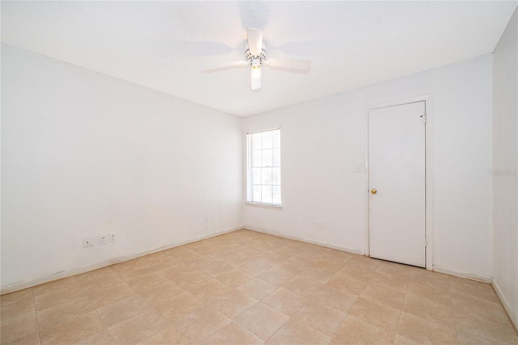Image 14 of property listing at 4367 THORNBRIAR LANE 206, Orlando, FL 32822