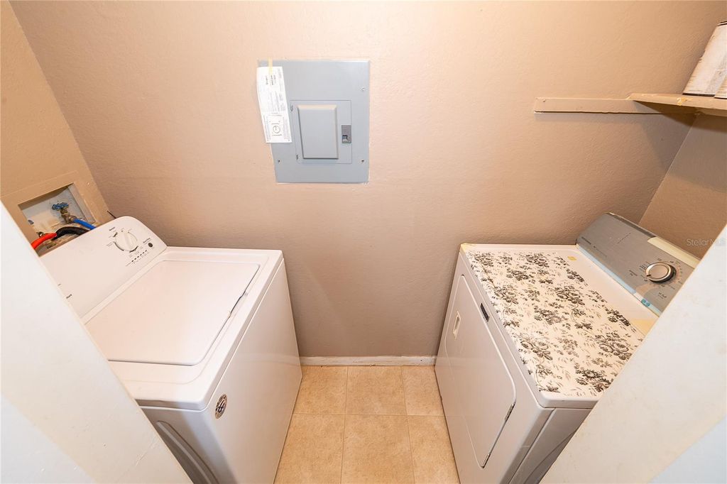 Image 18 of property listing at 4367 THORNBRIAR LANE 206, Orlando, FL 32822